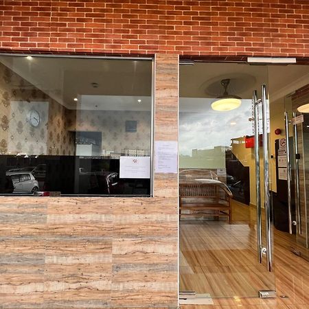 I Go Inn Bandar Saujana Putra Екстериор снимка